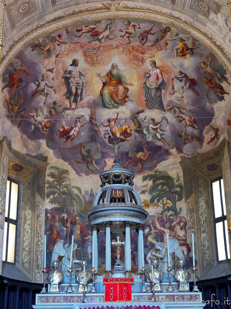 Vimercate (Monza e Brianza, Italy) - Interior of the central apse of the the Church of Santo Stefano